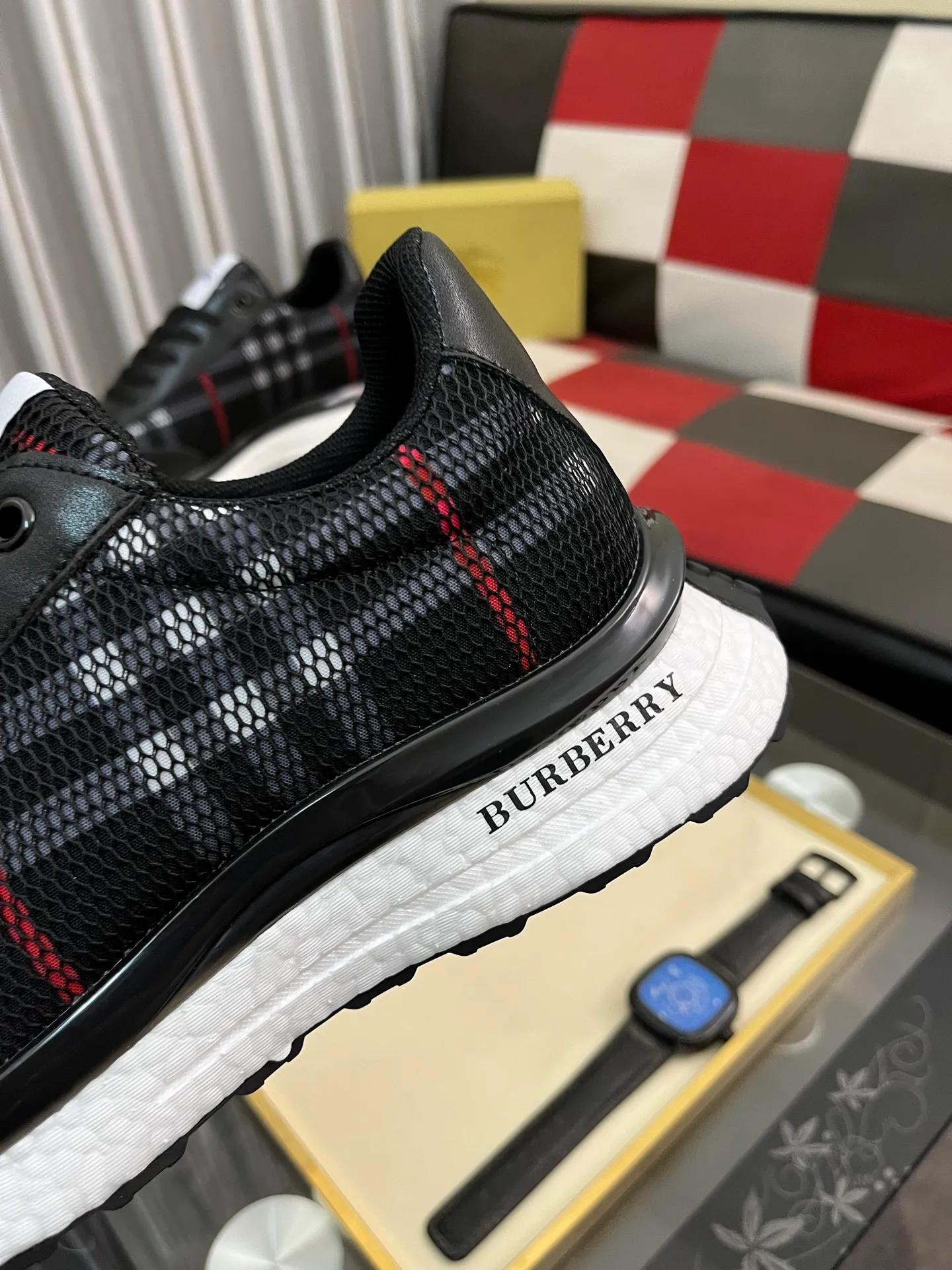 Men's shoes 💰438⌚️⌚️[BURBERRY] Burberry's authentic original high-end casual shoes🇨🇳Exquisite craftsmanship, this fabric is made of high mercerized fabric💯top layer🐷leather lining, suitable for drivers to drive🌴Original wear-resistant rubber outsole, versatile style, worth owning🍓Sizes 38-442️⃣Colors available